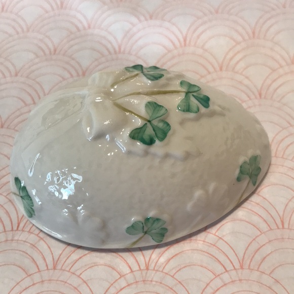 Belleek Shamrock Egg Mint condition - Picture 7 of 12